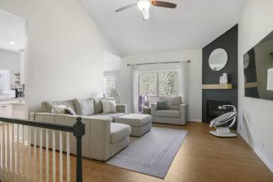 Main picture of 6016 S 163rd Cir