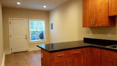 Main picture of 2190 Grove St
