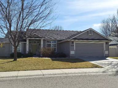 Main picture of 4225 E Palm St