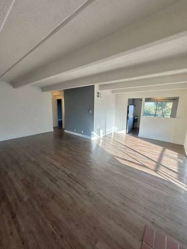 Main picture of Emerald Tower Apartments