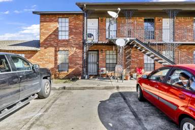 Main picture of 601 12th St SW