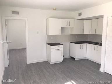 Main picture of Sunset Palm Villas