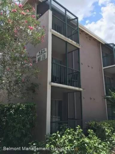 Main picture of 121 Oyster Bay Cir