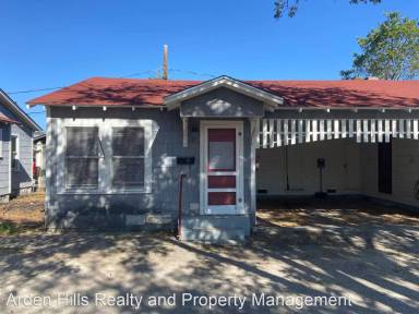 Main picture of 381 Guadalupe St