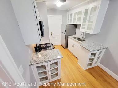 Main picture of 605 S Lexington Ave