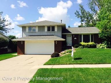 Main picture of 37 Gloucester Cir