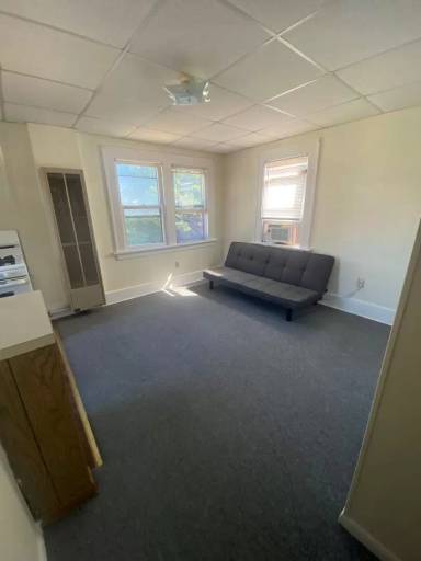 Main picture of 230 W 8th St