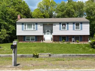Main picture of 285 Pinewood Dr