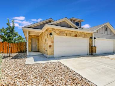 Main picture of 402 Parkline Dr