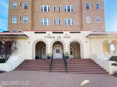 Main picture of 4555 Main St