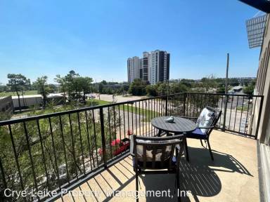 Main picture of 648 S Riverside Dr