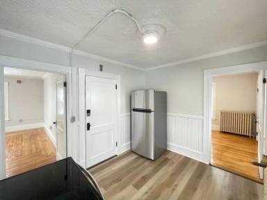 Main picture of 108 Church St