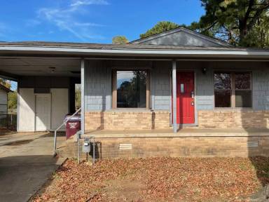 Main picture of 2701 Utica St