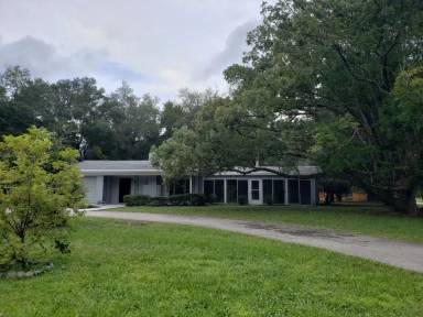 Main picture of 200 NE 11th St