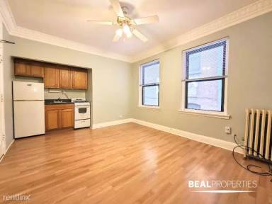 Main picture of 3831 N Fremont St