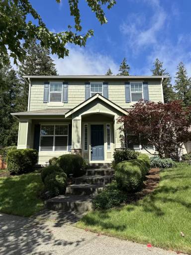 Main picture of 9204 Campus Glen Dr NE