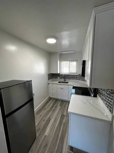 Main picture of 1411 S B St