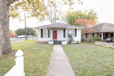 Main picture of 7511 Carver Ave
