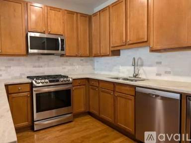 Main picture of 544 N Milwaukee Ave