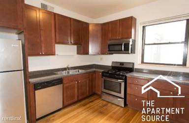Main picture of 920 W Belle Plaine Ave
