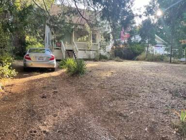 Main picture of 545 Whiting St