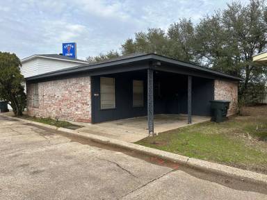 Main picture of 100 Bobbie Ct