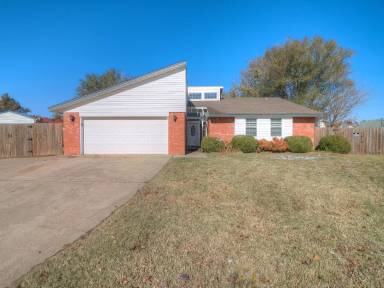 Main picture of 3837 Sunward Cir