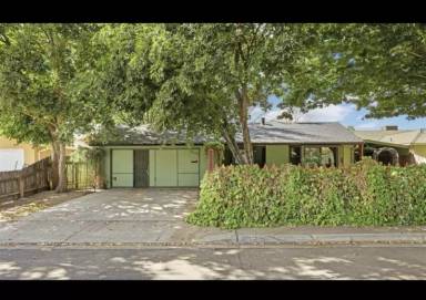 Main picture of 2025 Ellison Dr