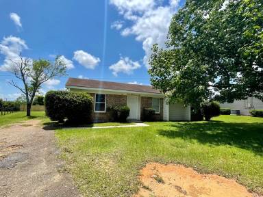 Main picture of 880 Trailwood Dr W