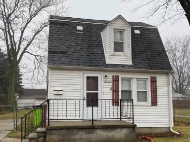 Main picture of 25137 Packard St
