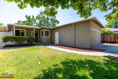 Main picture of 604 N Bayview Ave