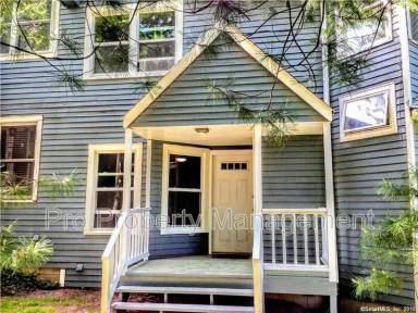 Main picture of 167 Old Foxon Rd