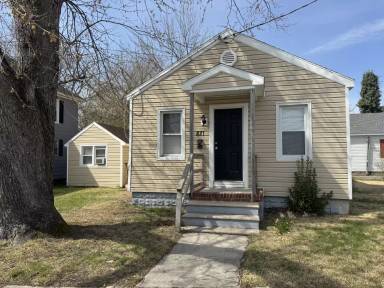 Main picture of 821 Johnson St