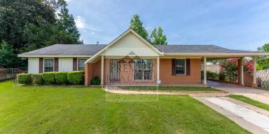 Main picture of 122 Cypress Ct