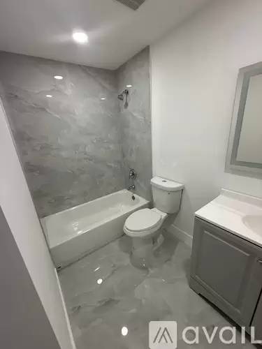Main picture of 1543 W 42nd St