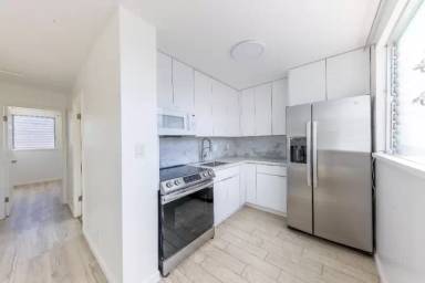 Main picture of 2739 Kapiolani Blvd