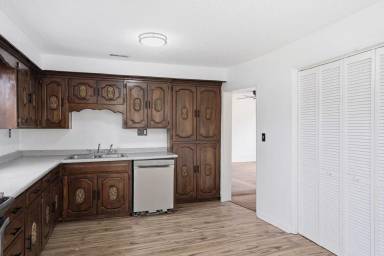 Main picture of 220 Brooklyn Ave