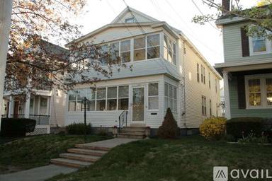 Main picture of 152 Winthrop Ave