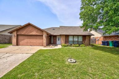 Main picture of 8325 NW 109th Ter