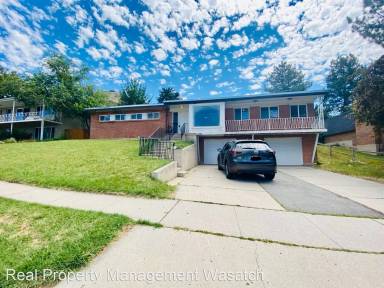 Main picture of 1981 S Broadmoor St