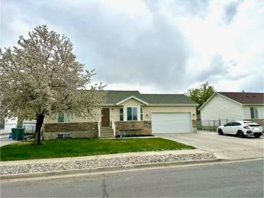 Main picture of 683 W 275 N