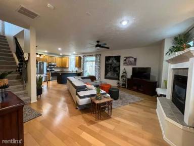 Main picture of 21164 NE Shore Dr