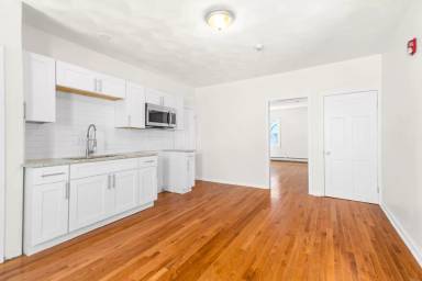 Main picture of 416 Admiral St