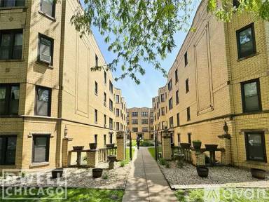 Main picture of 3815-23 N Greenview Ave