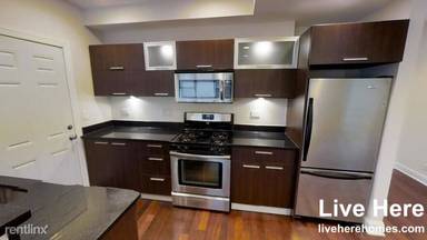 Main picture of 6922 N Greenview Ave