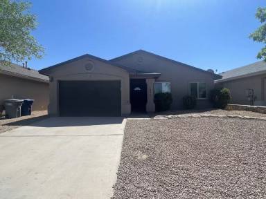 Main picture of 1832 Shreya St