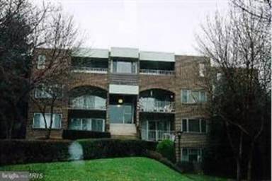Main picture of 444 Girard St