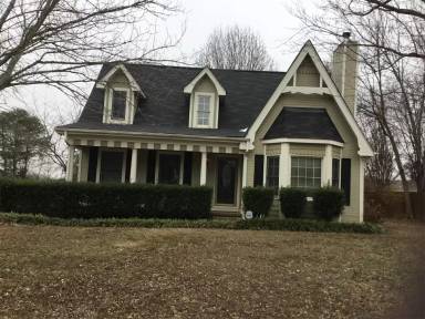 Main picture of 101 Eula Way