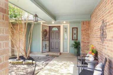 Main picture of 9011 Welles Way