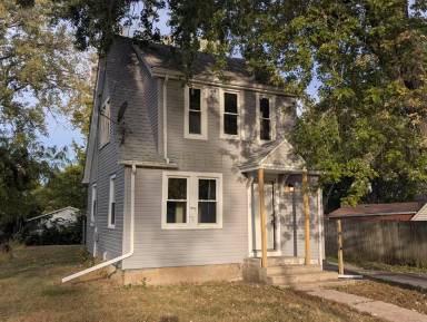 Main picture of 1318 N Burbank Ave